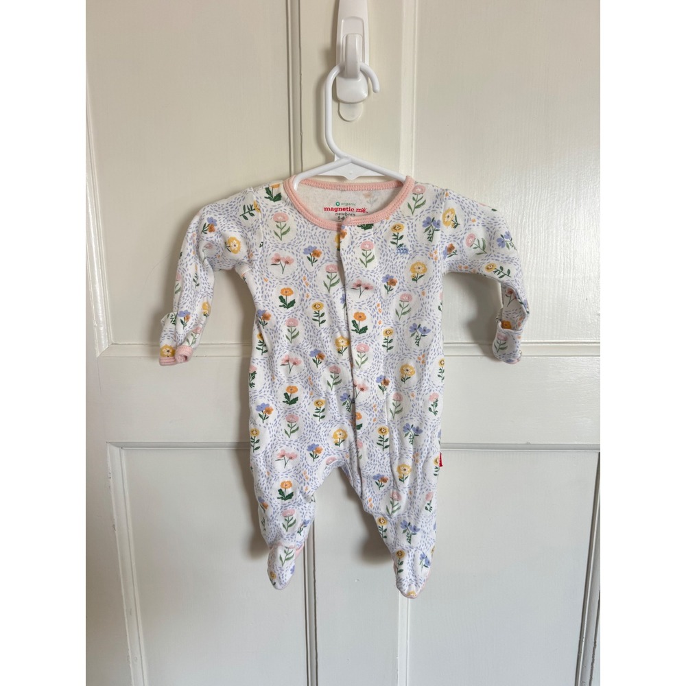 Magnetic Me white floral footie size newborn (5-8 lbs)